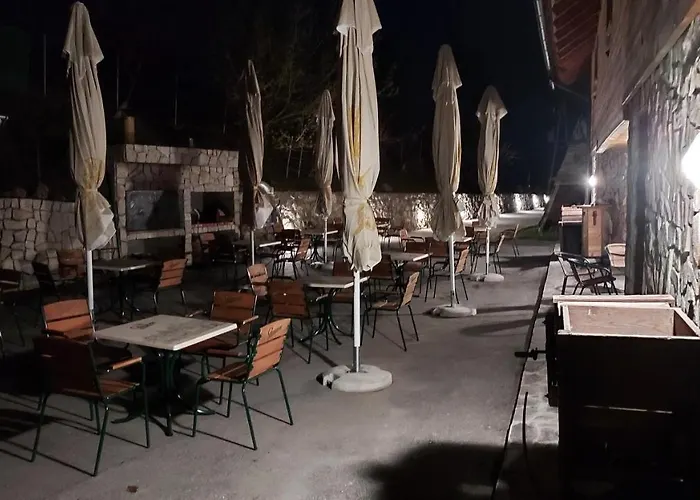 בית כפרי House Jaro *