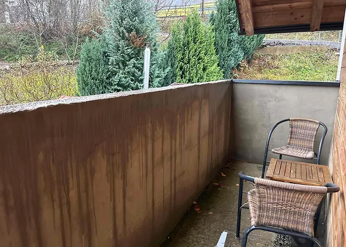 בית כפרי House Jaro ולנז'ה